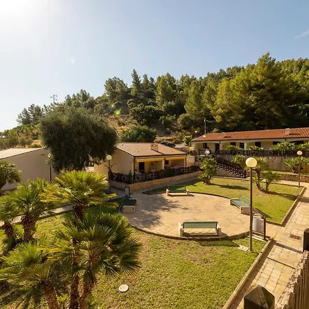 Aparthotel Belvedere Pugnochiuso